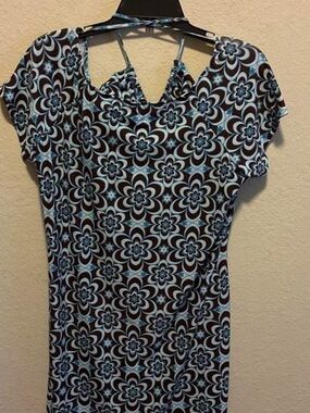 Women’s Floral-Print Short Sleeve Top in Black and Light Blue